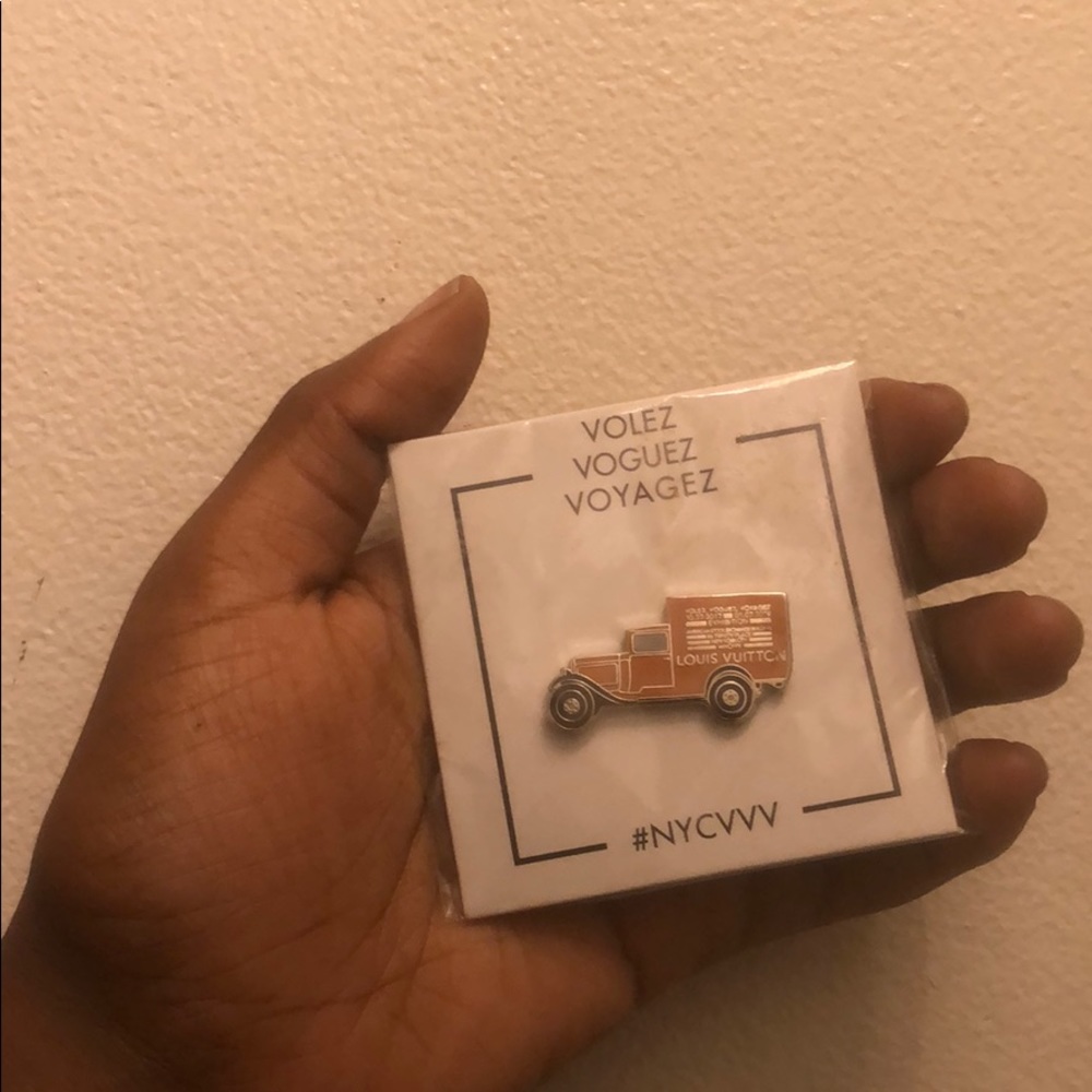 Louise Vuitton Pin